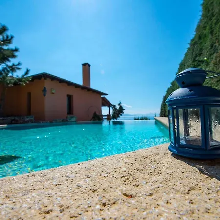 ヴィラ Great Villa 2 Cypresses 4 Bedrooms Private Pool Aghios Georgios ピリオ山