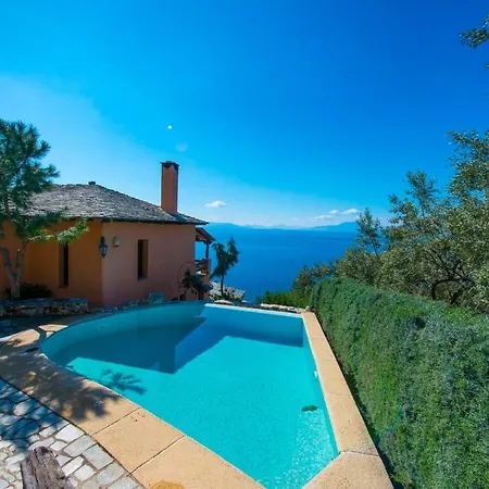 Great Villa 2 Cypresses 4 Bedrooms Private Pool Aghios Georgios ピリオ山